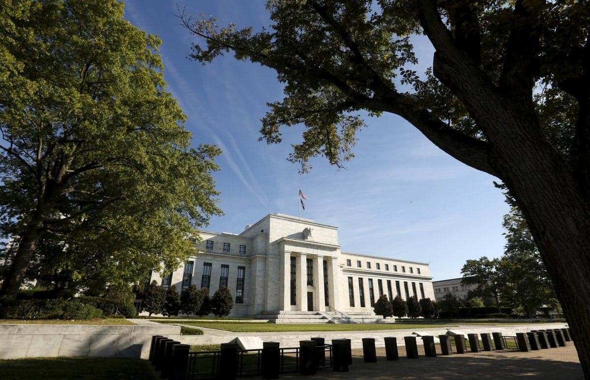 Expectativa é de que Fed mantenha juros inalterados por ora à medida que inflação volta a diminuir