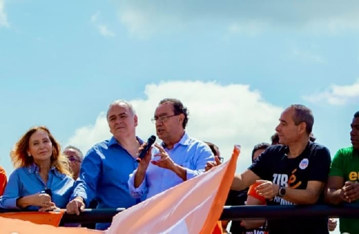 Augusto Cury inicia campanha a presidente com ato em cidade mineira e criticando a polarização política