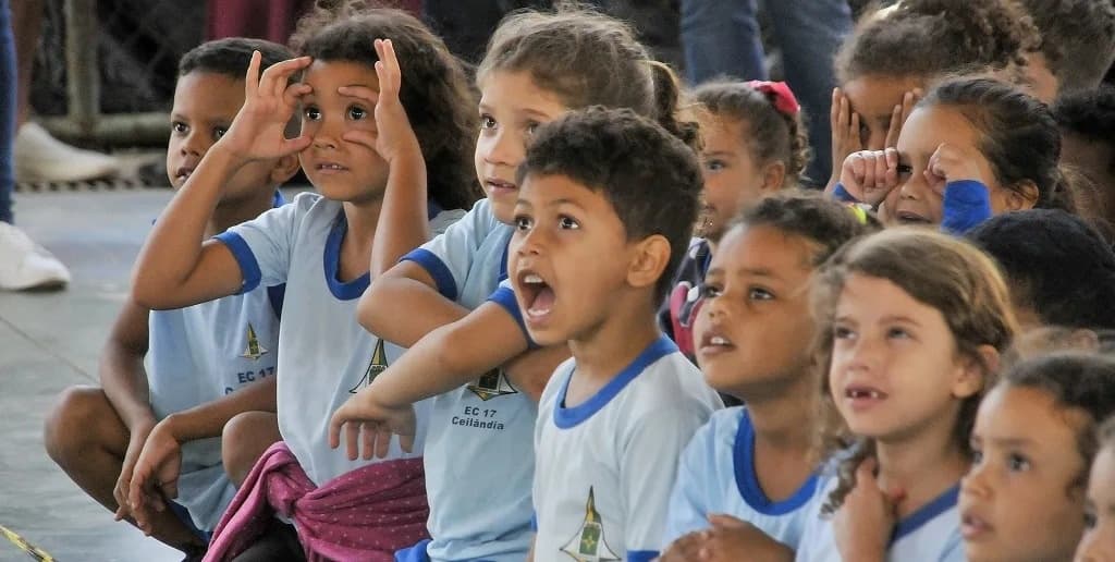 MEC aprova regra que separa artes visuais, dança, música e teatro em disciplinas distintas nas escolas