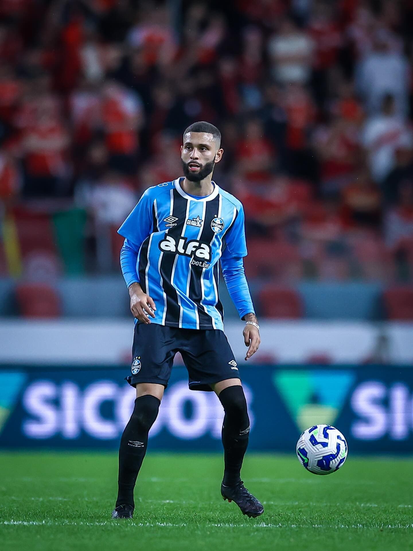 Vitória se livra de transfer ban da Fifa e acionará Grêmio na Agência de Fair Play; entenda