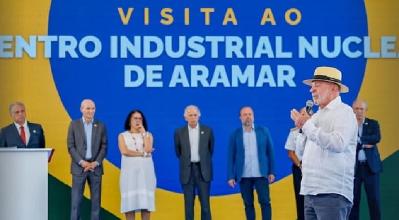 Lula defende urânio para fins pacíficos e promete acelerar submarino nuclear