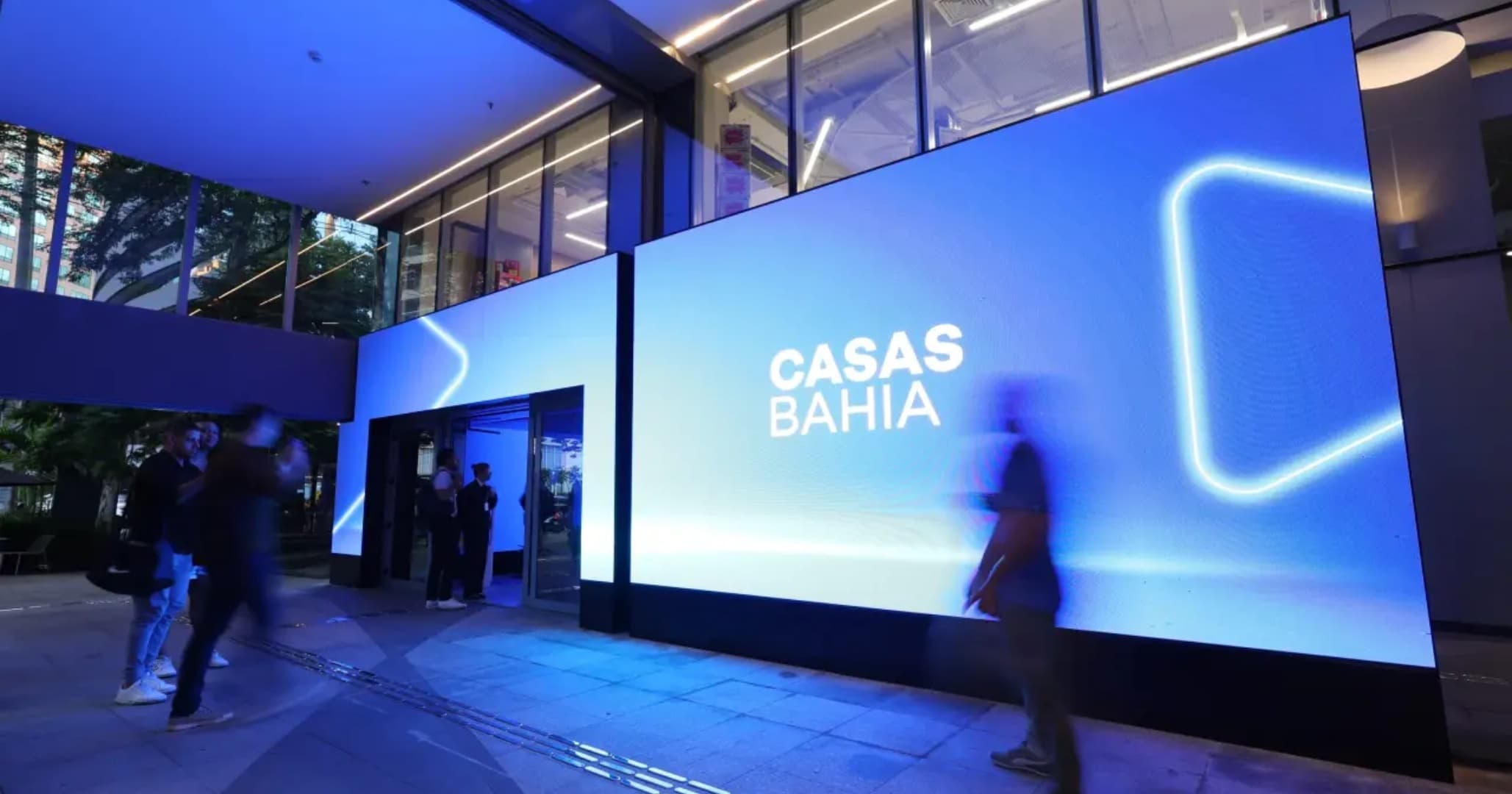 Em meio à crise financeira, Casas Bahia realiza leilão online que inclui smartphones, eletrodomésticos e notebooks
