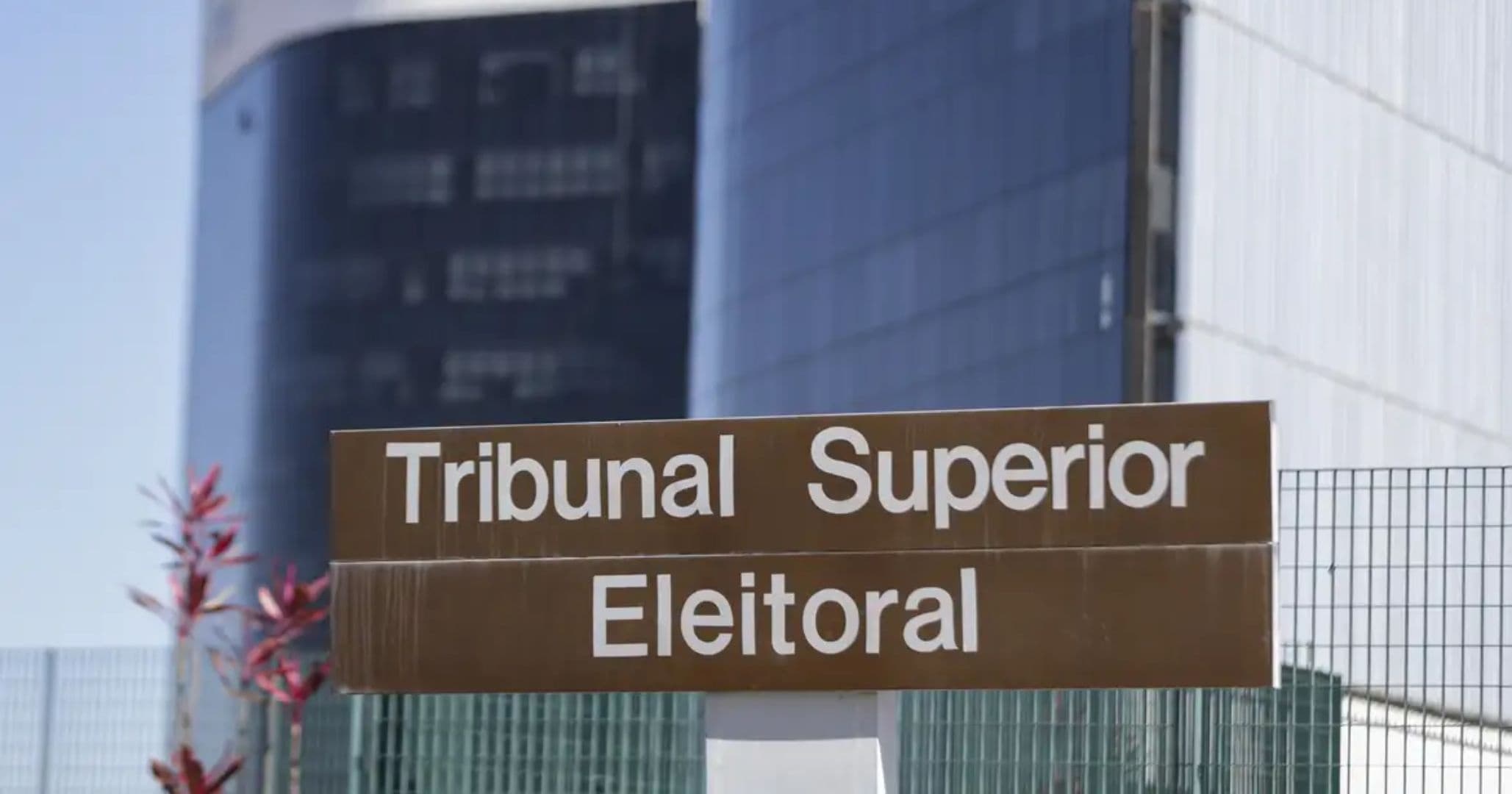 TSE determina remoção de vídeo gerado por IA que associa Flávio Bolsonaro a Daniel Vorcaro