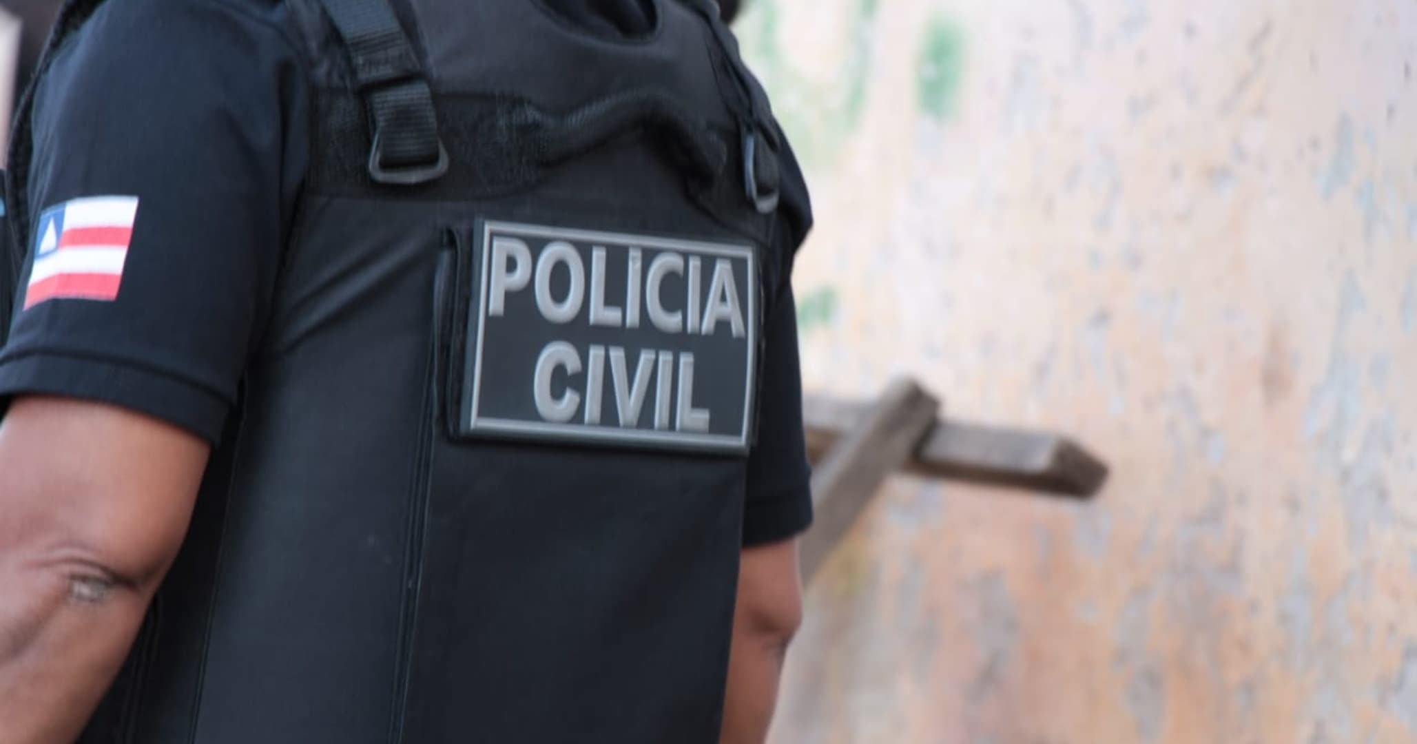 Homem é preso por descumprir medida protetiva e incendiar residência da companheira em Salvador