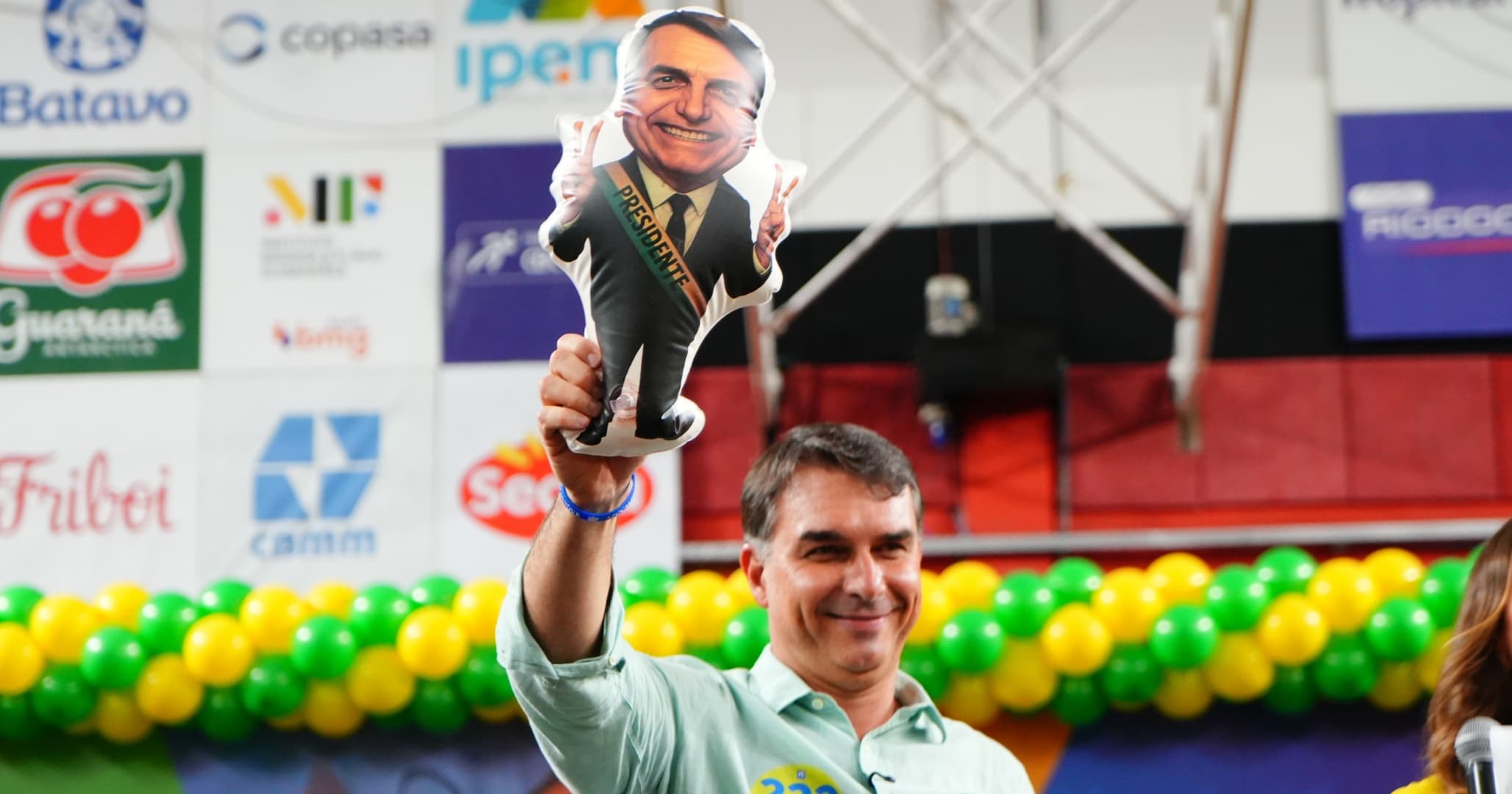Flávio Bolsonaro reforça equipe econômica com sete novos nomes para campanha