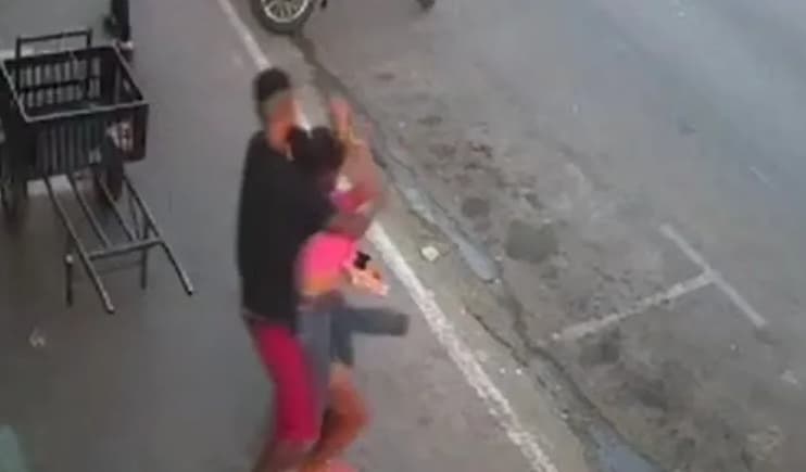 Homem reincidente em violência é preso após esfaquear mulher no centro de Brumado