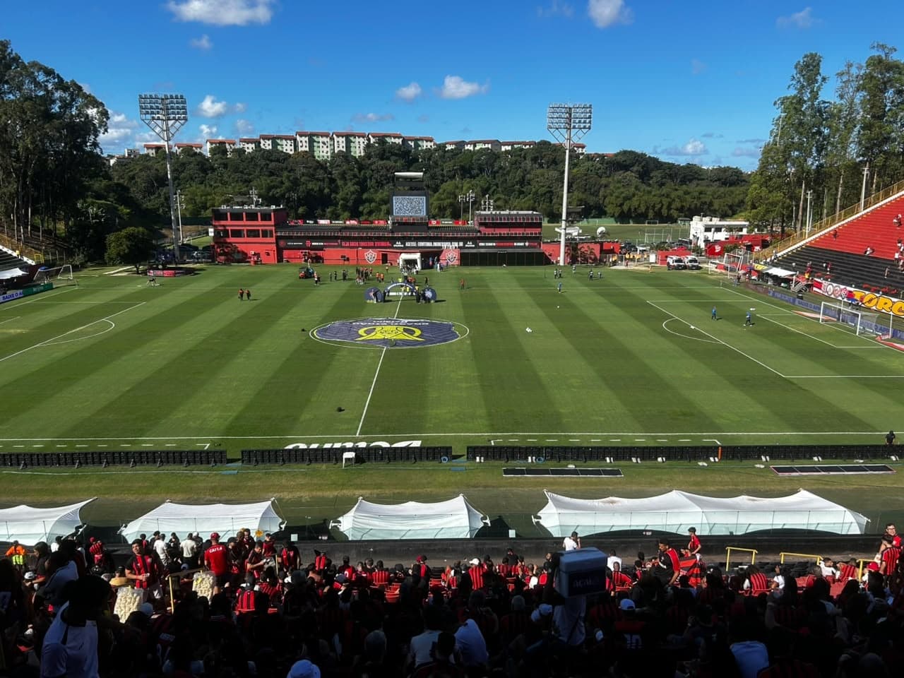 Confira as escalações oficiais de Vitória x Bahia pela 24ª rodada da Série A 