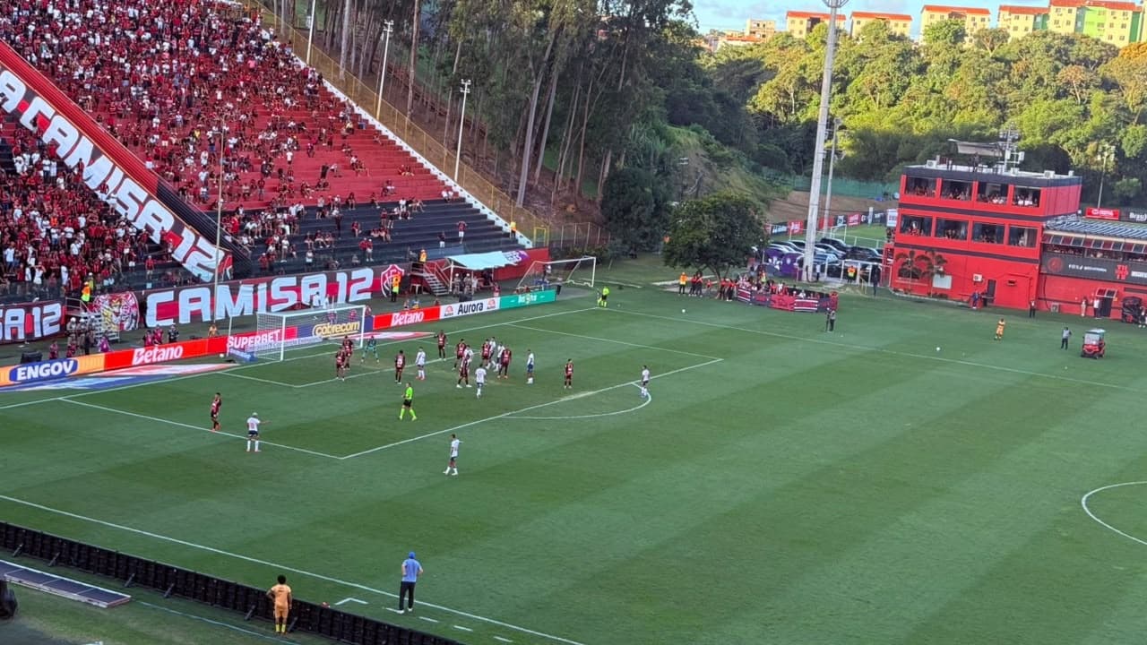 EMPATADOS! Vitória e Bahia vão para o intervalo em 0 a 0