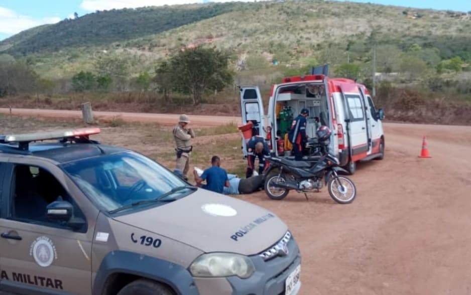 Casal fica ferido após acidente de motocicleta na BA-547 em Jequié