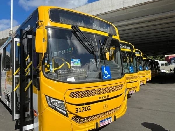Semob registra três episódios de vandalismo contra ônibus do transporte coletivo durante Ba-Vi em Salvador