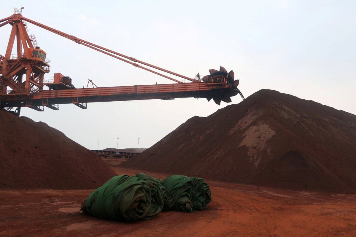 Minério de ferro sobe com novos sinais de estímulos da China