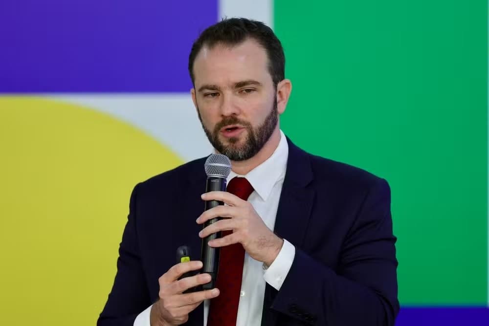 Ministro Dario Durigan defende correção de 'abusos' na pejotização e previdência