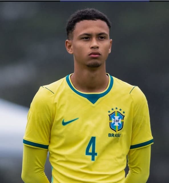 Zagueiro do Vitória é convocado pela Seleção Sub-15 e disputará torneio internacional