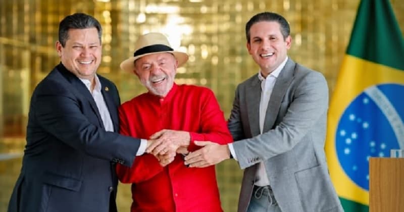 Acordo entre Lula, Alcolumbre e Motta deve levar projeto dos minerais de terras raras direto ao plenário