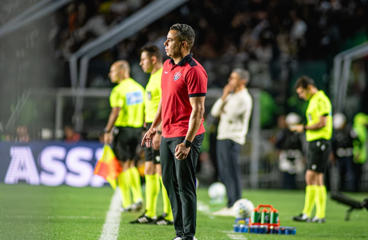 Jair Ventura revela cobrança no vestiário após derrota para o Vasco: "Temos que nos responsabilizar"