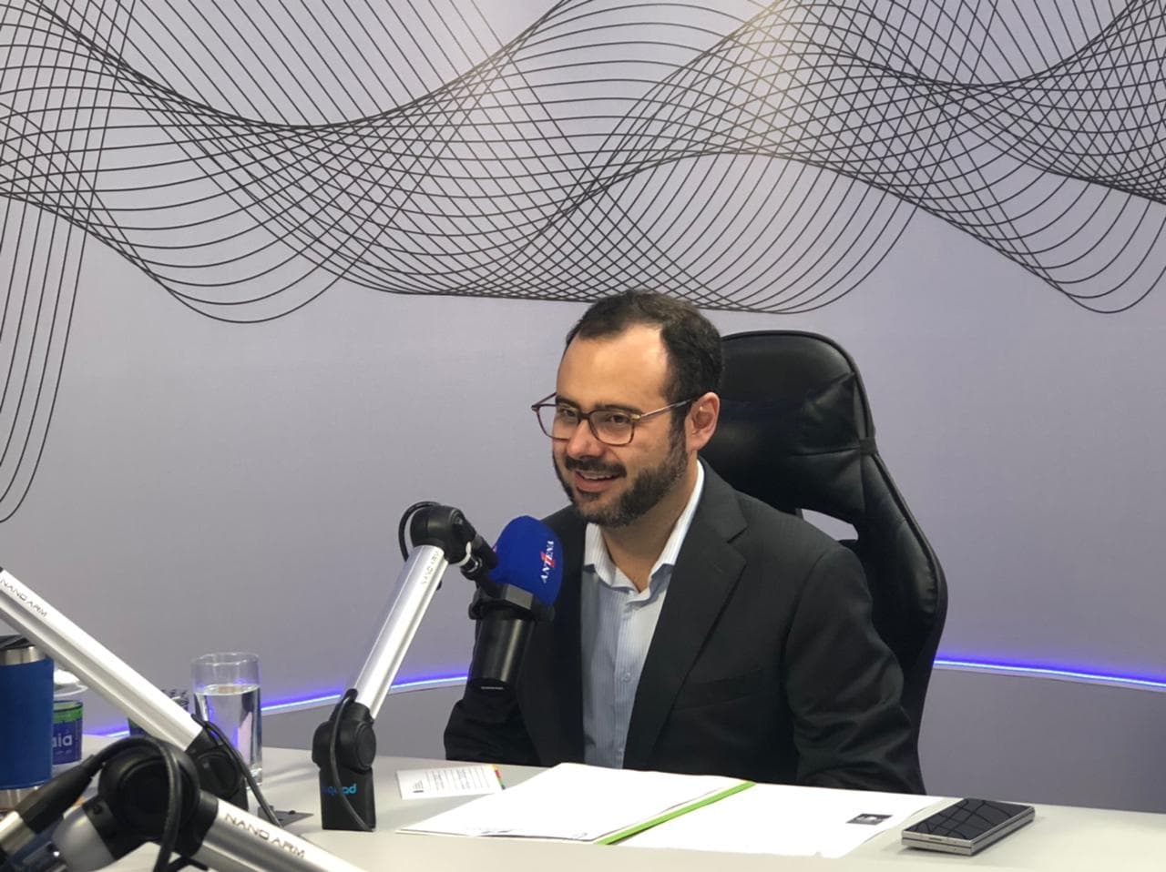 Na Antena 1, ministro do Empreendedorismo alerta contra uso indevido do MEI para burlar a CLT em empresas do Brasil