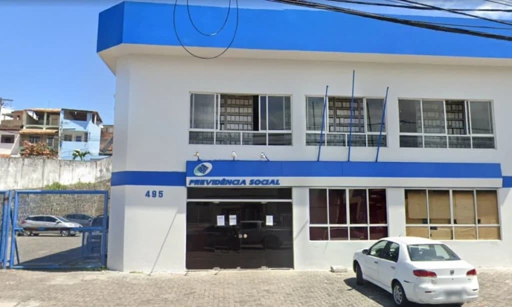 Estagiário de agência do INSS é preso por envolvimento em fraude de R$3,5 milhões em benefícios na capital baiana 