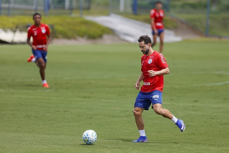 Bahia tem dois desfalques, dois retornos e Everton Ribeiro como dúvida contra o Inter