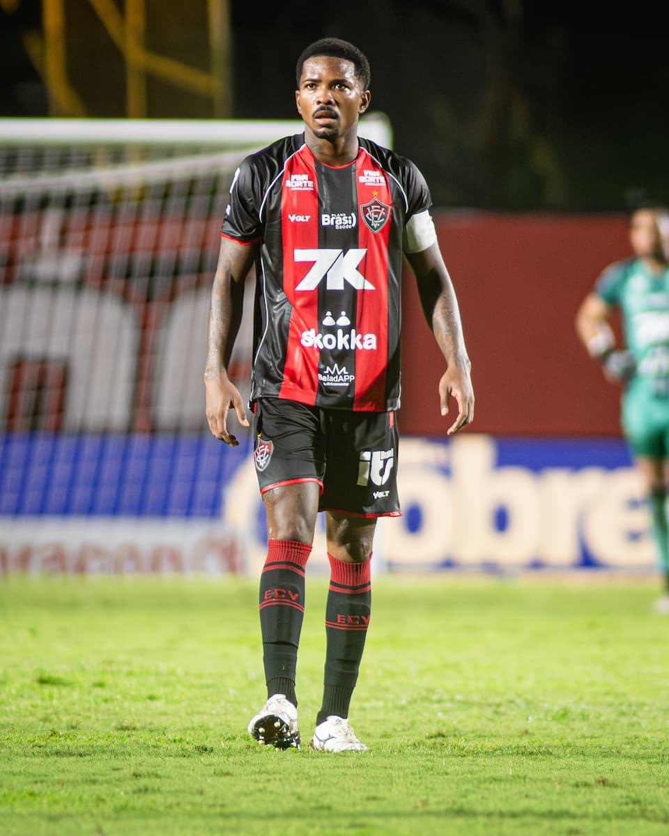 Cacá consegue efeito suspensivo e está livre para enfrentar o Atlético-MG