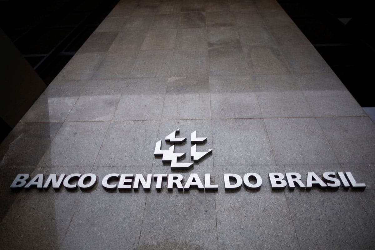 BC avalia travas para conter endividamento das famílias antes de teto para comprometimento da renda
