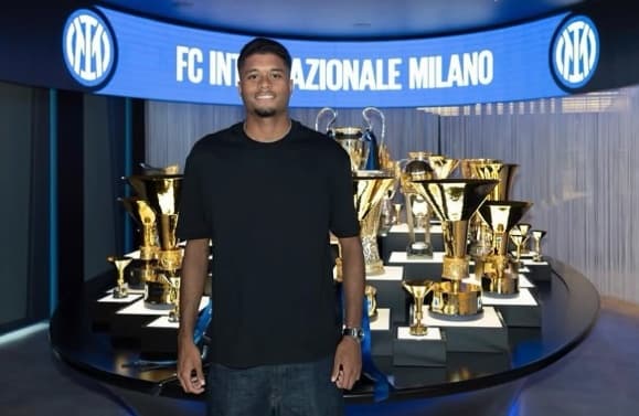Charlys, volante revelado no Vitória, é contratado pela Inter de Milão