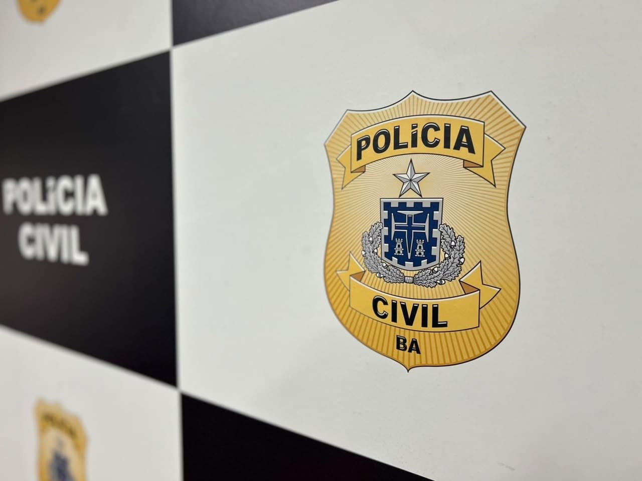Dois homens são presos por descumprirem medidas protetivas de ex-companheiras em Vitória da Conquista