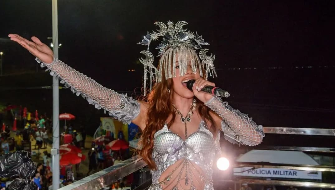 Anitta reconsidera projeto de bloco no Carnaval de Salvador após 9 anos de trio sem cordas; entenda