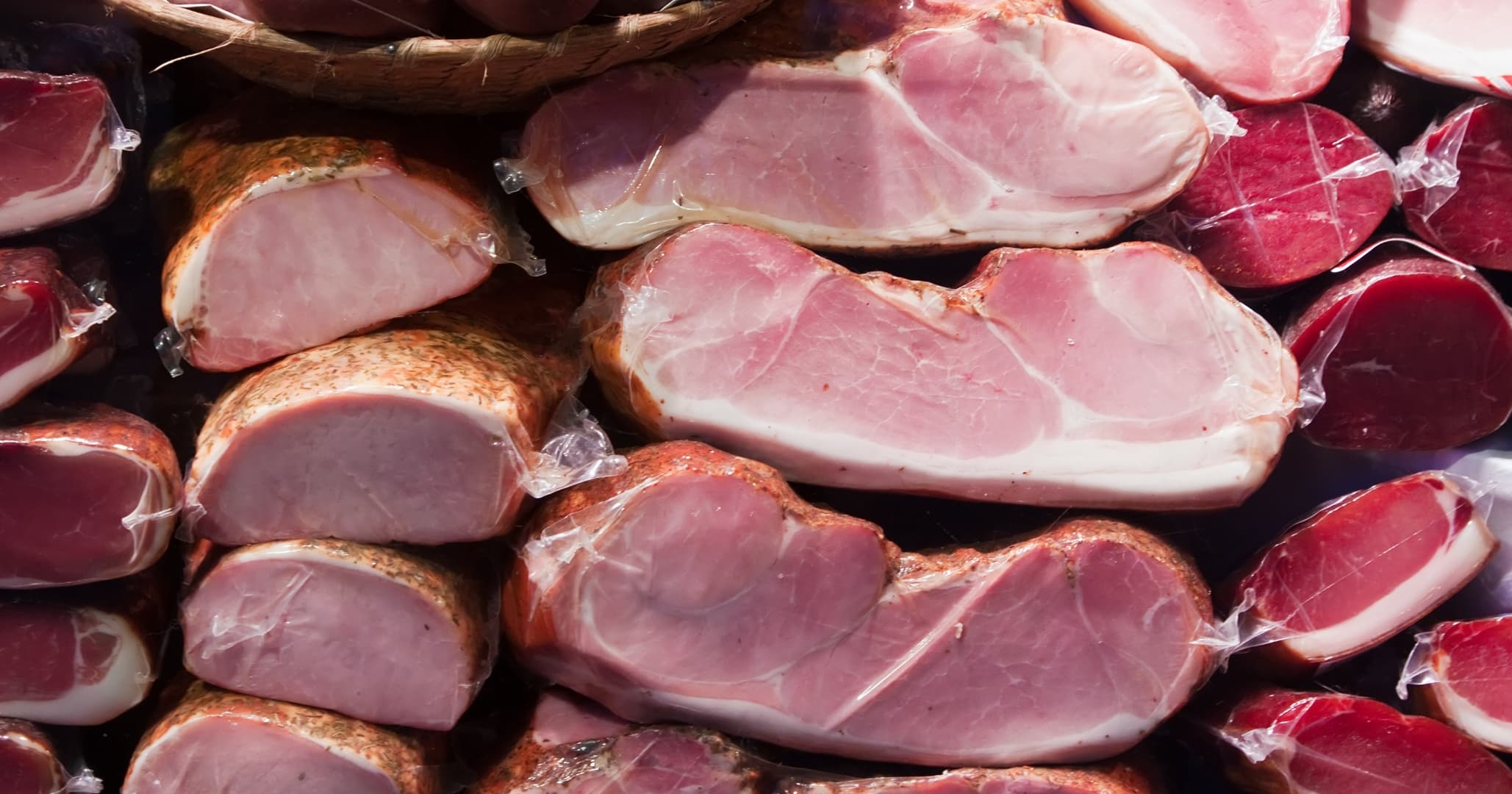 UE suspende importação de carne e aves do Brasil; prejuízo de 713 mi de euros