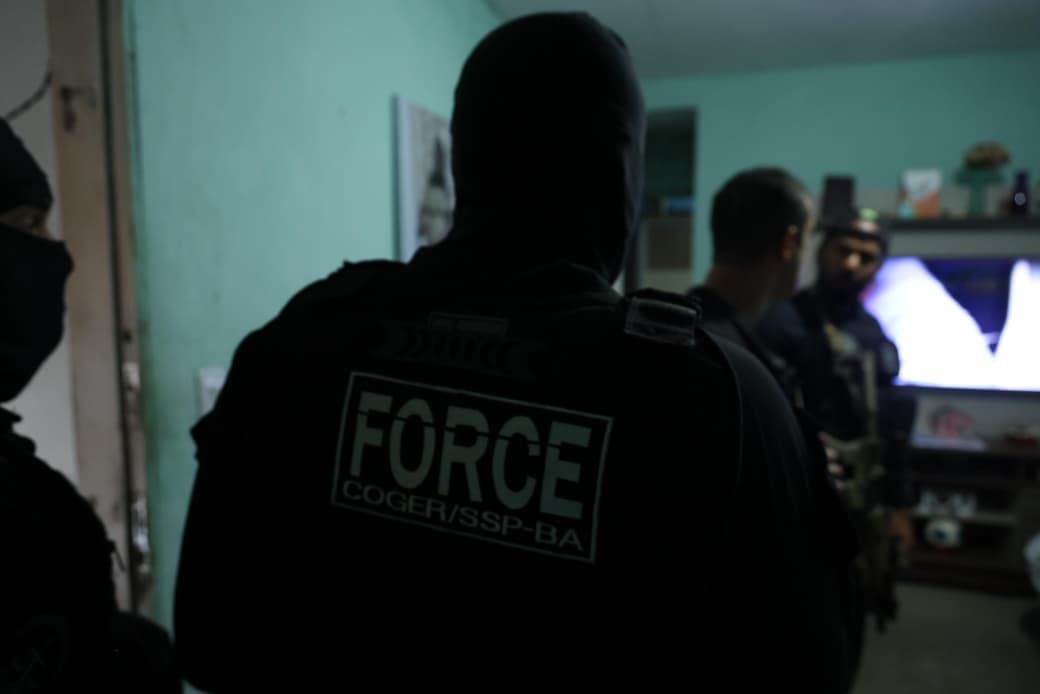 PF e SSP-BA deflagram operação contra ex-policial por fraude em registro de CAC