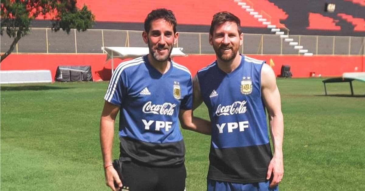 Fotógrafo oficial da Argentina divulga registro inédito com Messi no Barradão após camisa 10 se aposentar da Seleção; confira