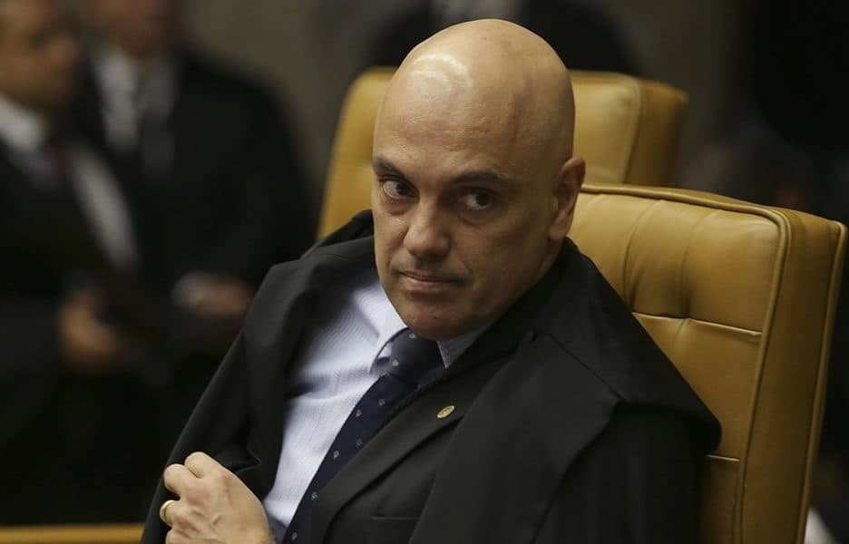 Vorcaro autorizou cartões de R$ 300 mil para filhos de Alexandre de Moraes, mostram mensagens