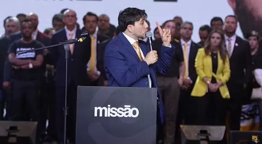 Renan Santos aciona TSE contra suspensão de campanha e alega falta de isonomia