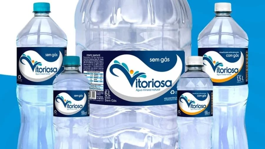 Anvisa proíbe venda de lote de água mineral após detecção de coliformes
