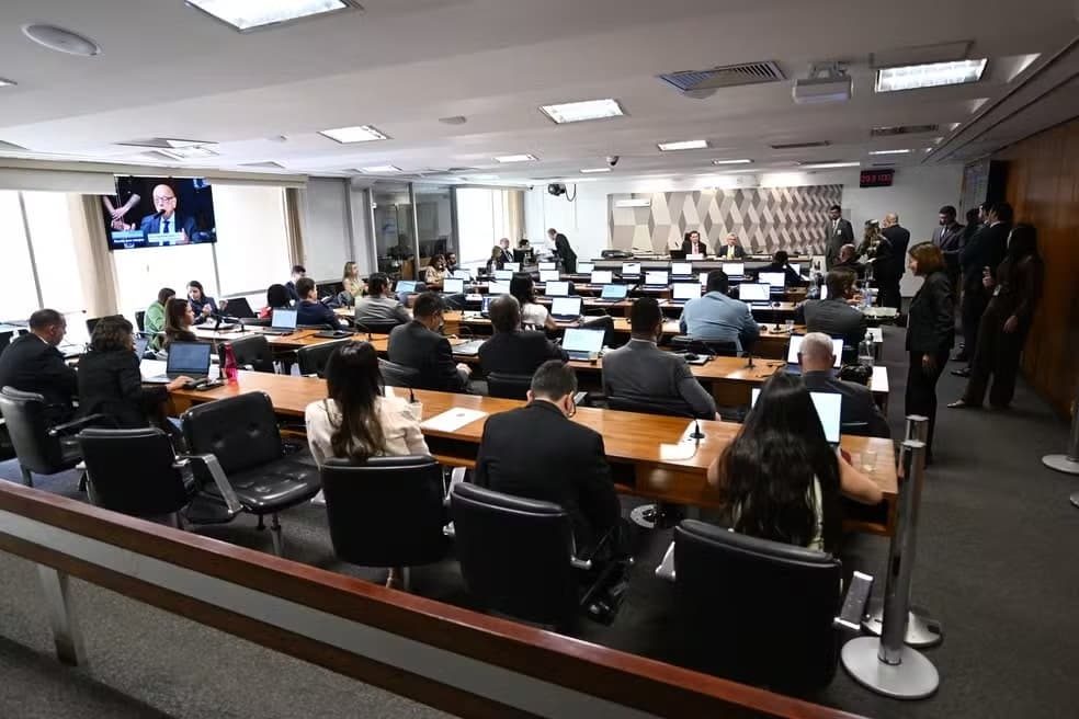 Senado aprova texto-base da PEC da Segurança Pública, com seis meses de atraso
