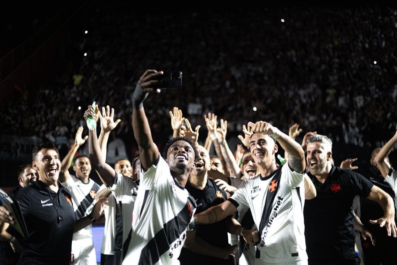 Vasco volta a eliminar o Vitória após 17 anos e reduz desvantagem em mata-matas da Copa do Brasil