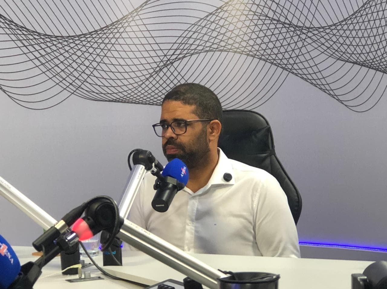 Felipe Freitas compara Jerônimo a João Durval por obras em Feira de Santana e minimiza risco de traição de prefeitos no interior