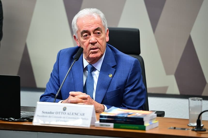 Após ser citado em áudio, Otto Alencar confirma relação com advogado mas nega contato com Vorcaro