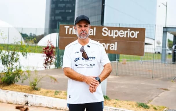 Wilson Grassi cumpre promessa, corre 42 km ao redor do TSE e tem campanha liberada por Toffoli
