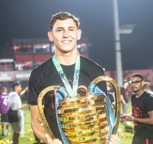 Vitória anuncia empréstimo de Ruan Gabriel ao Göztepe, da Turquia