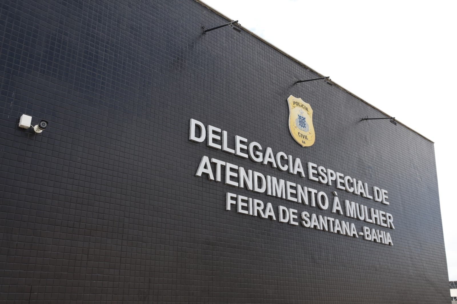 Polícia prende idoso de 68 anos em Feira de Santana por violência doméstica e descumprimento