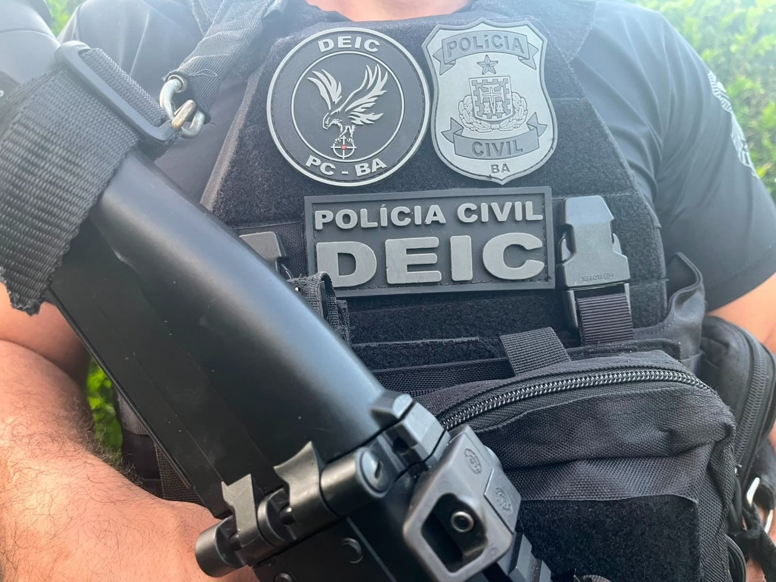 Polícia prende jovem de 19 anos com drogas em moto após manobras perigosas em Eunápolis