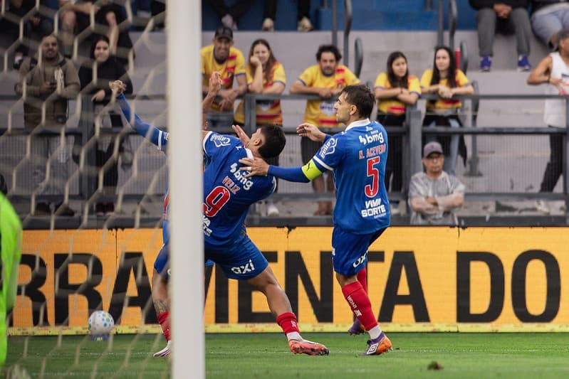 Bahia derruba o Bragantino fora, chega a dez jogos invicto e assume o 4º lugar do Brasileirão