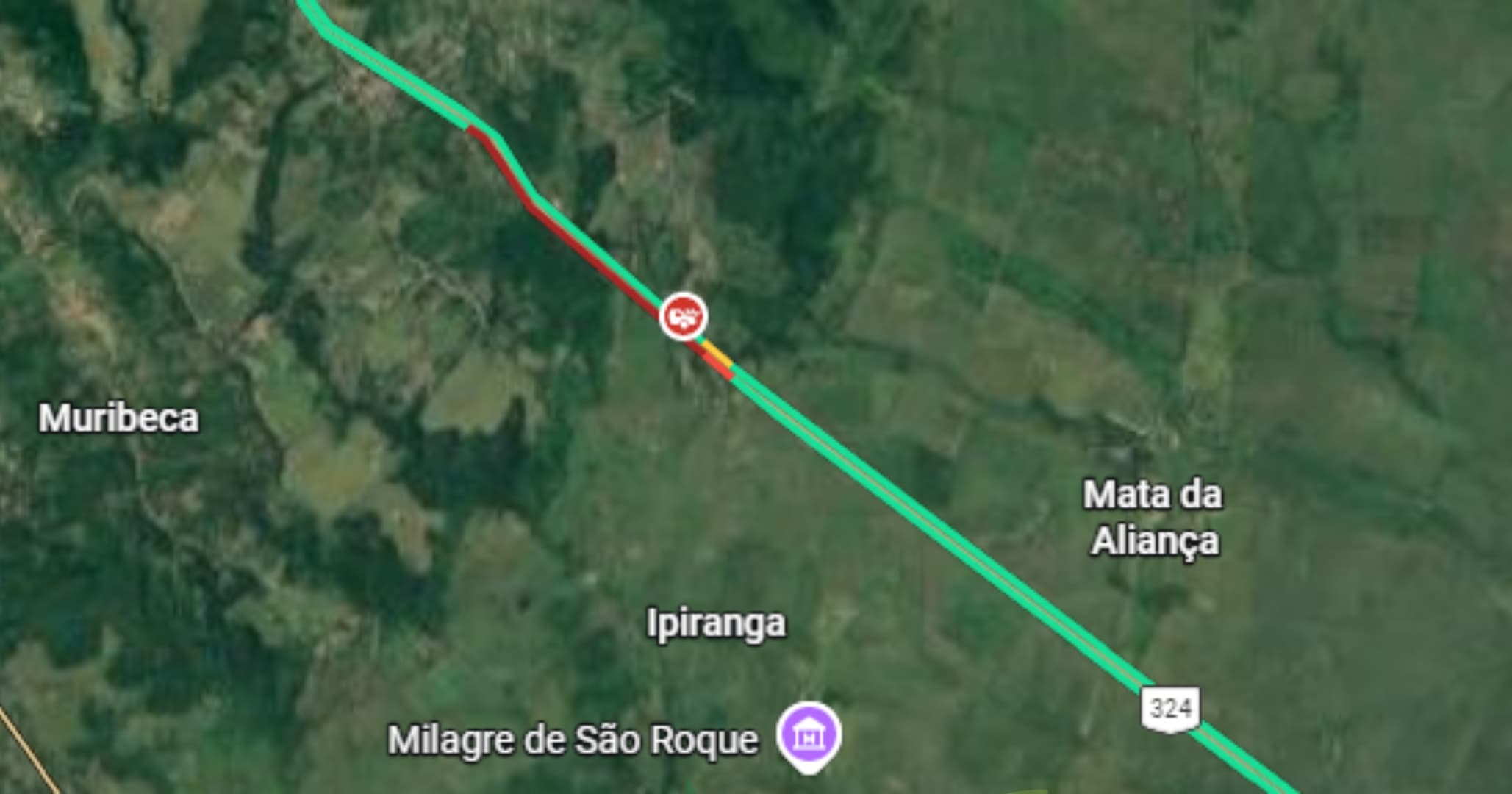 Caminhão tomba, derruba carga e causa engavetamento com feridos na BR-324 em Amélia Rodrigues