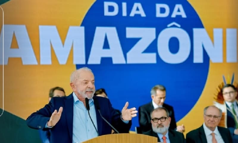 Lula critica gestão Jair Bolsonaro e diz que "basta um salafrário qualquer" para destruir políticas ambientais