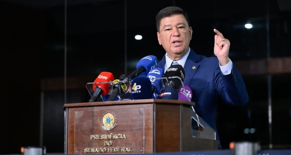 Viana pede impeachment de Flávio Dino e diz que Alcolumbre tem que ser afastado da presidência do Senado