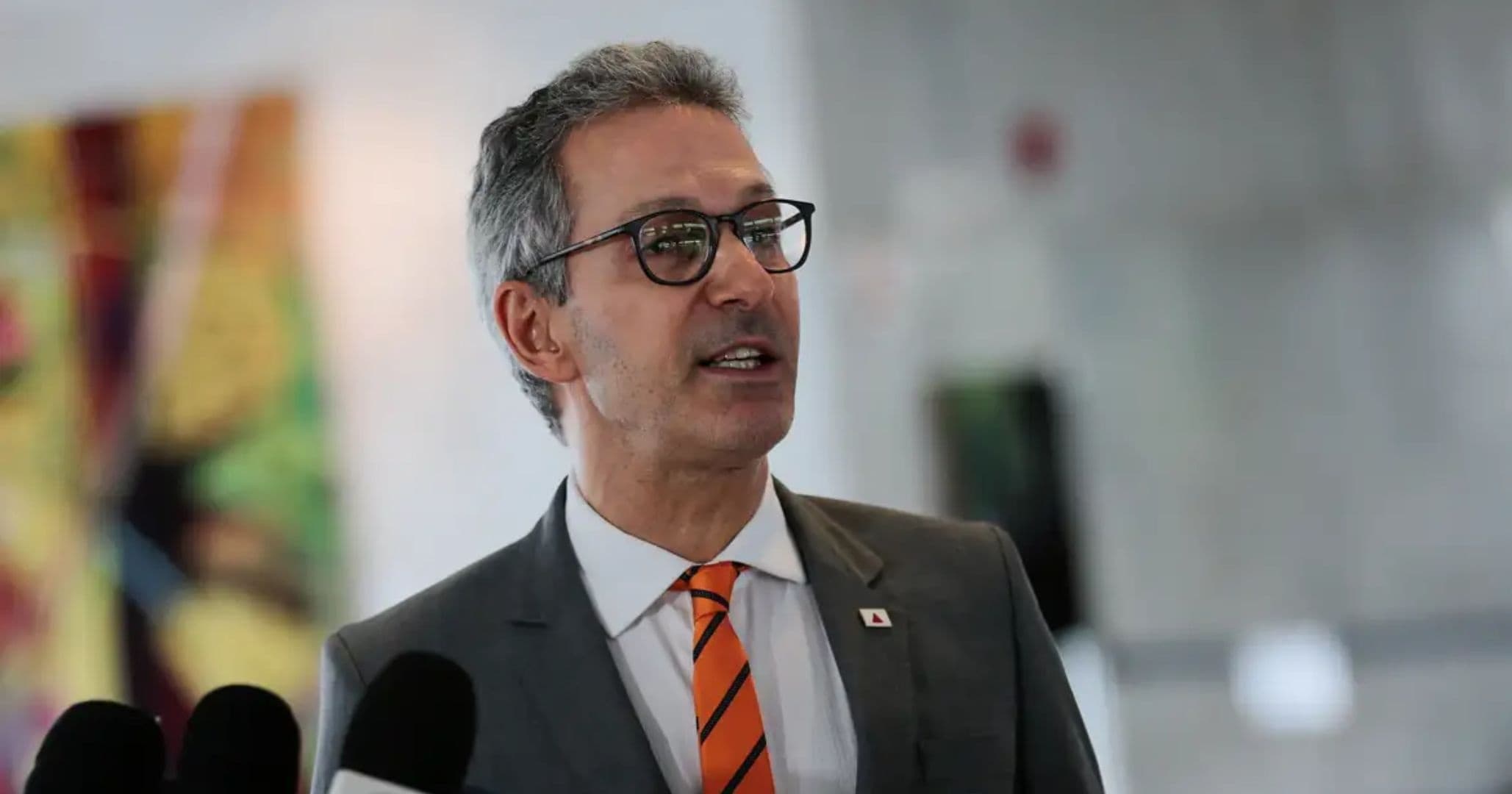 Zema critica decisão de Flávio Dino que reintegra diretor da PF: 'Não vamos recuar'