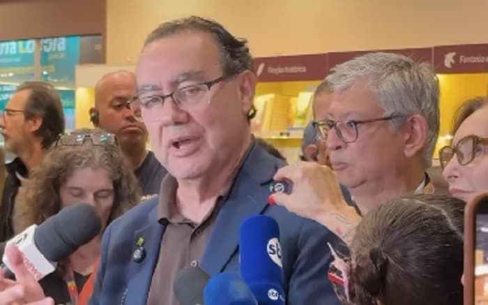 Augusto Cury diz que só apoia Flavio se ele explicar como foi gasto dinheiro de Vorcaro para o "Dark Horse"