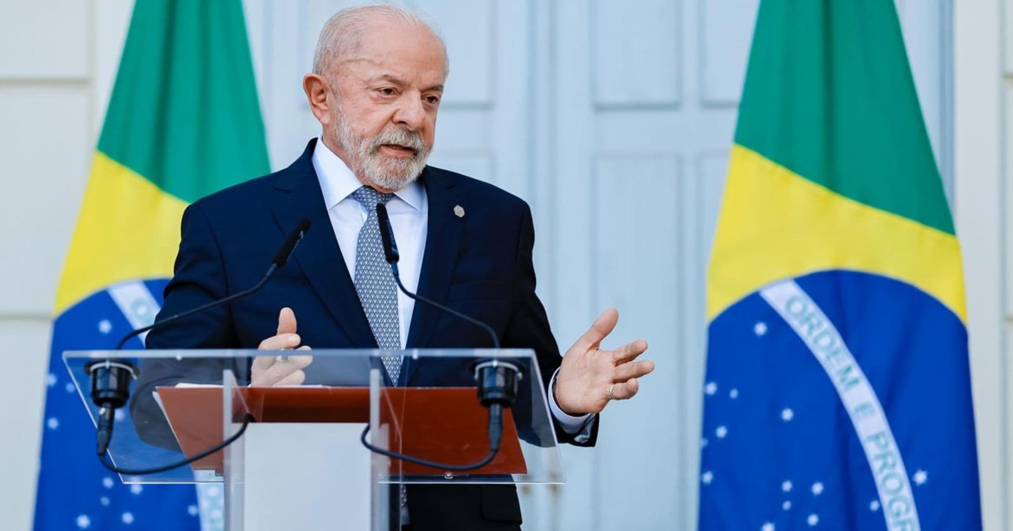 Lula sanciona lei que extingue 'taxa das blusinhas' e altera imposto de importação