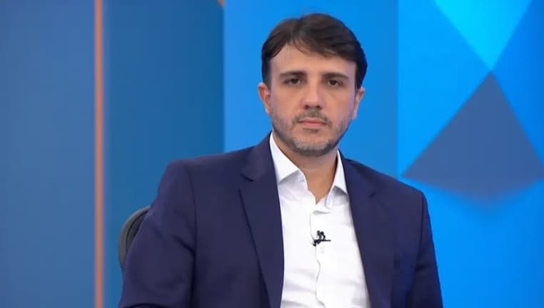 Renan Santos diz que caso "Dark Horse" não mudará voto em Flávio porque "brasileiro gosta de bandido"