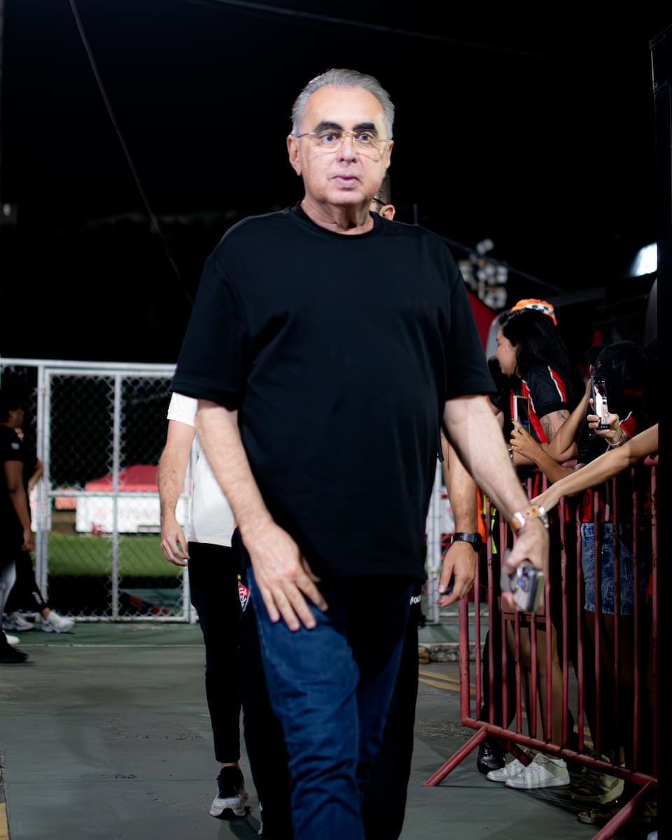 Papellin descarta saída de Renato Kayzer: "Temos interesse em continuar com ele"